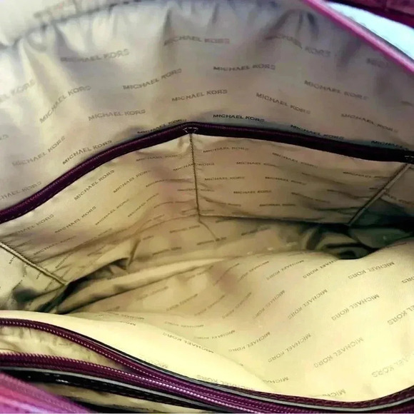 Micheal Kors Plum Jet Set Saffiano Leather Tote - Picture 13 of 16